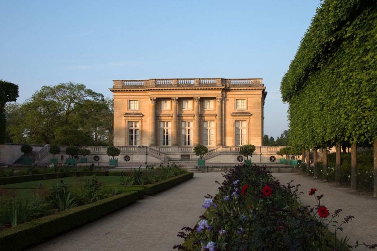 Place Petit Trianon