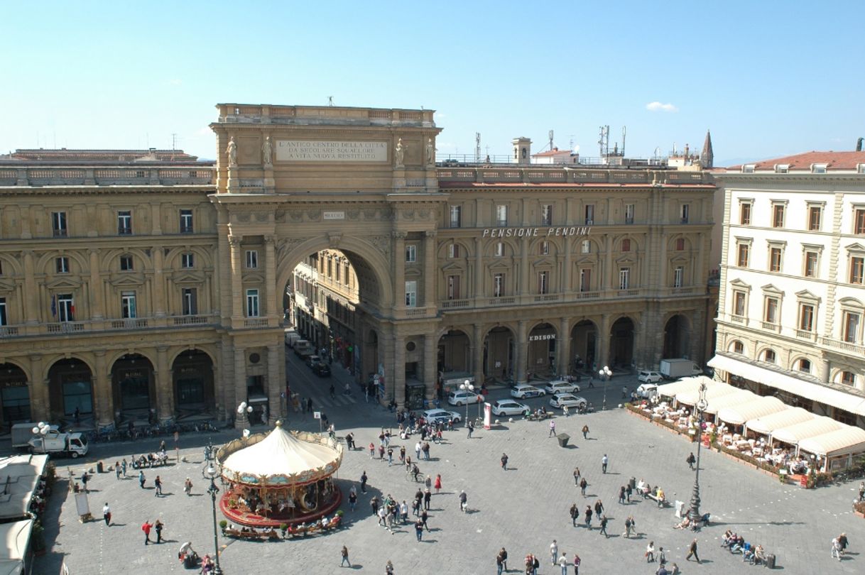 Place Piazza della Repubblica