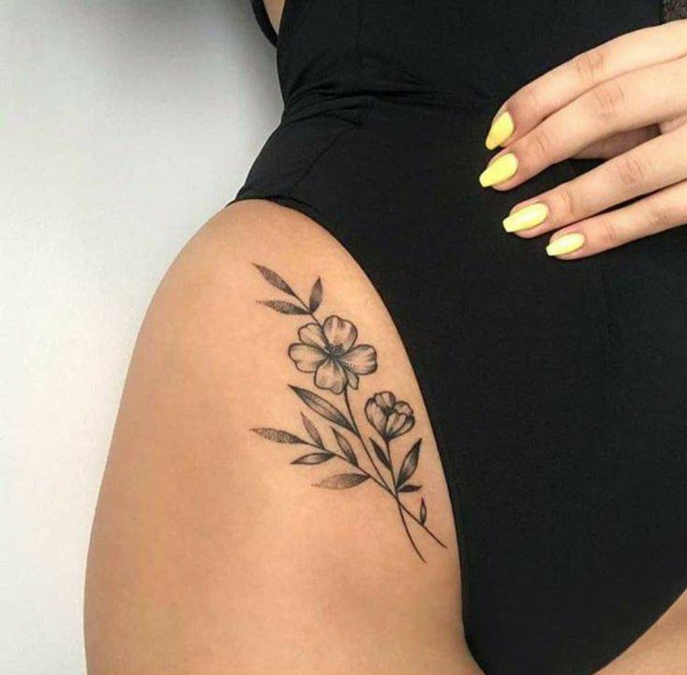 Fashion tatuagem no braço 