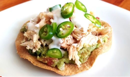 Tostadas de pollo con guacamole 