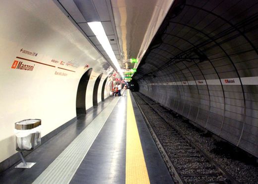Metro Manzoni