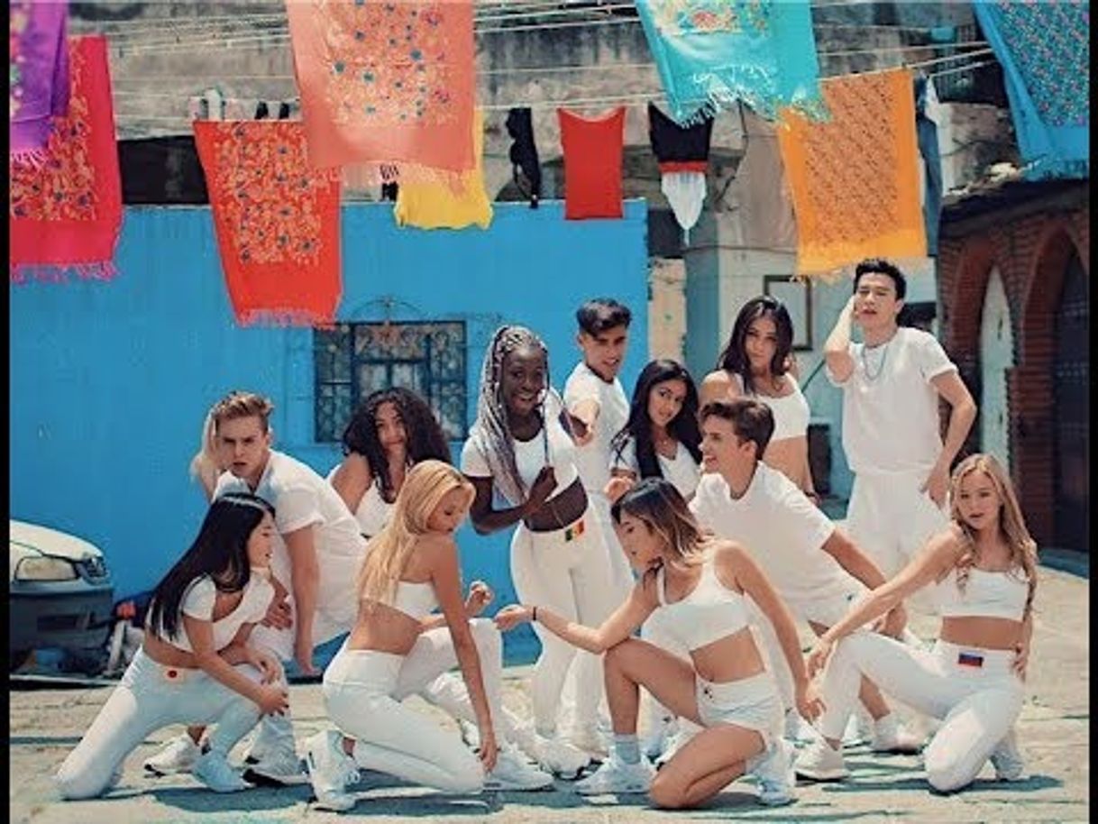 Fashion Now United - YouTube