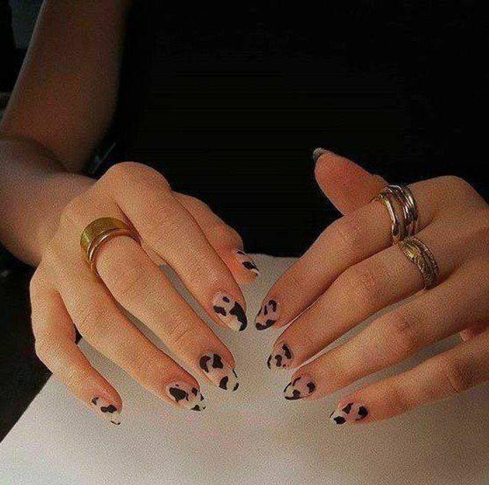 Moda Nails