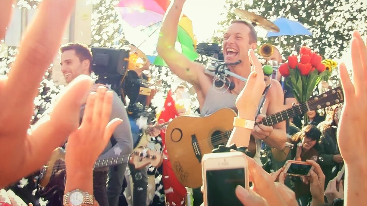 Fashion Coldplay - A Sky Full Of Stars (Official Video) - YouTube
