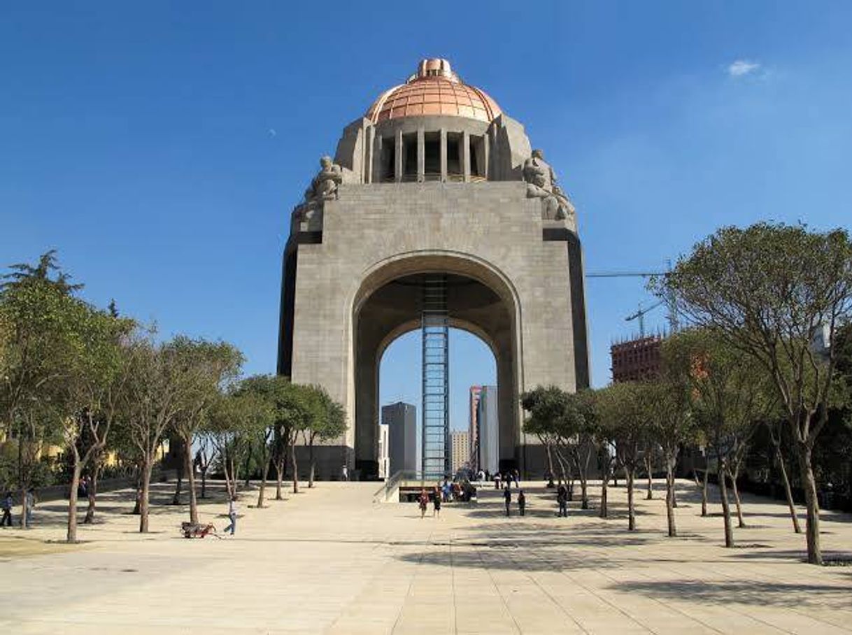 Lugar Monumento a la Revolución