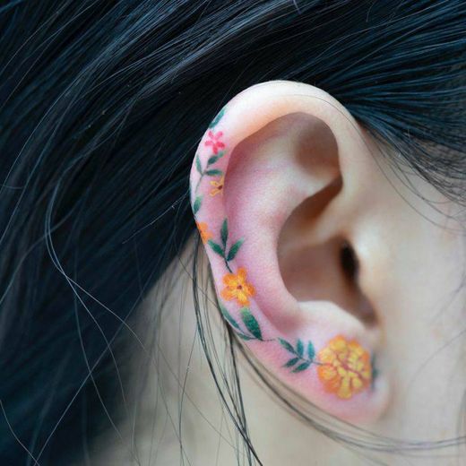 Tatuagens delicadas para orelha