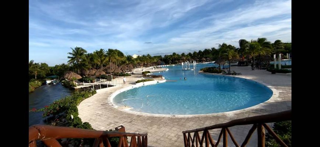 Lugar Grand Palladium White Sand Resort & Spa