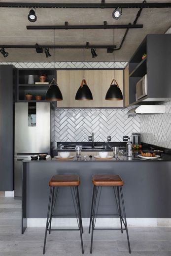 Cozinha moderna e compacta.