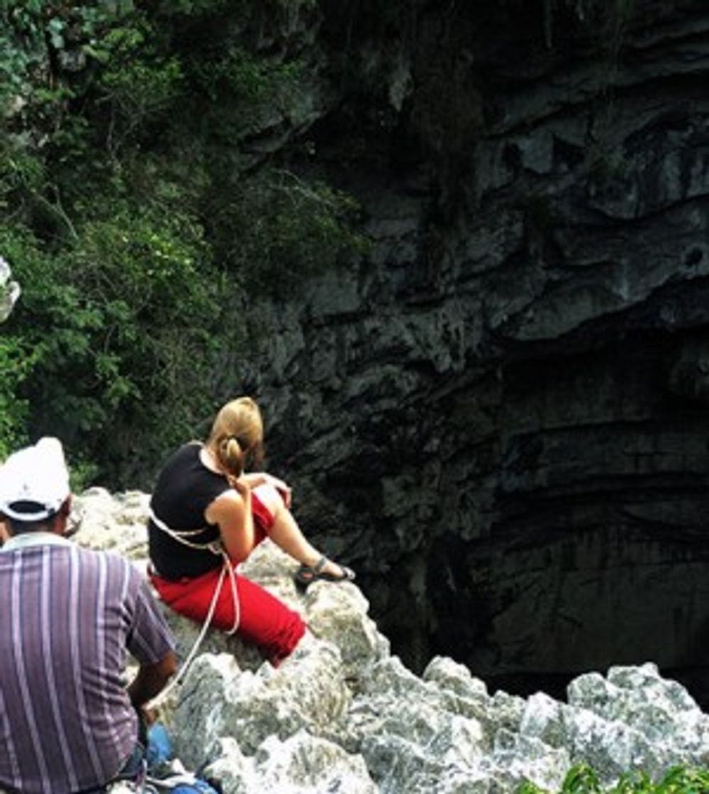 Lugar Sótano De Las Golondrinas