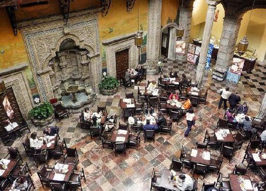 Casa de los Azulejos