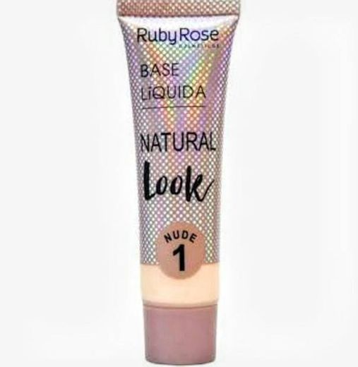 Ruby Rose - base natural look