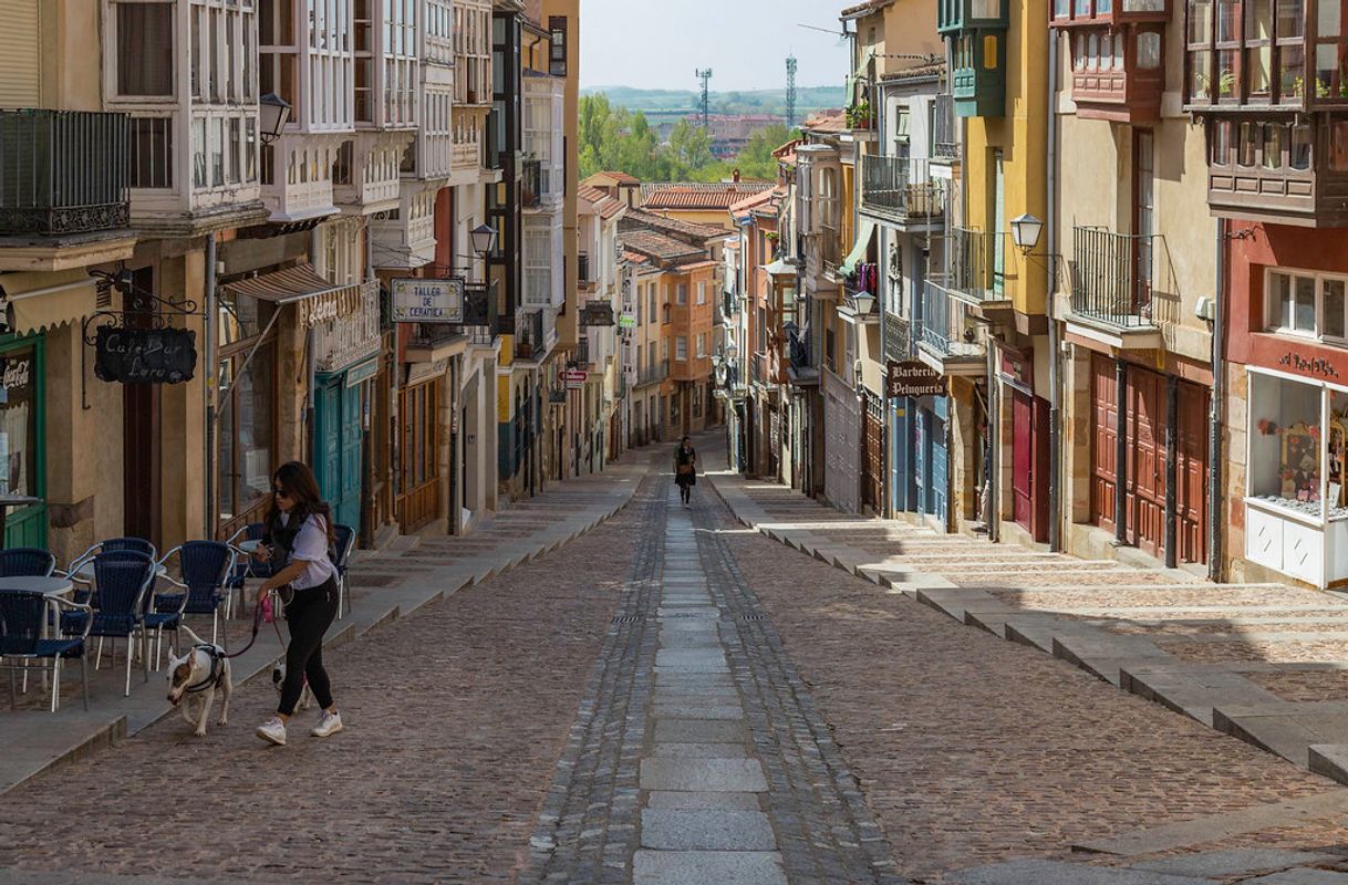 Lugares Calle de Balborraz