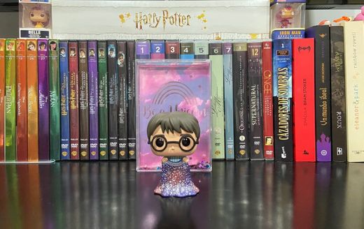 Harry Potter con su capa de invisibilidad. Funko pop!