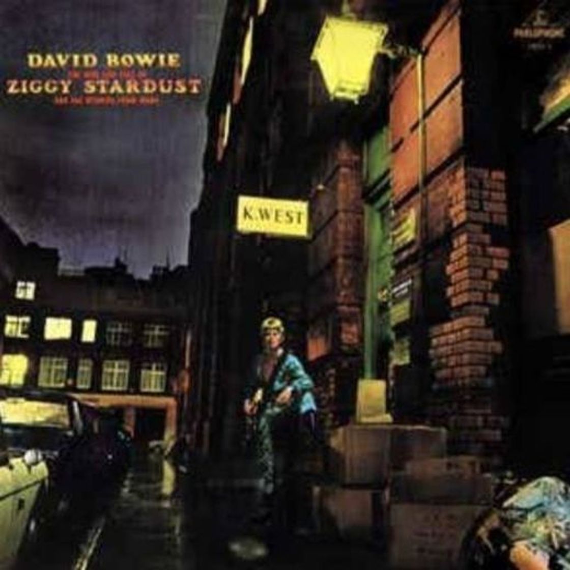 Canción David Bowie - The Rise and Fall of Ziggy Stardust and the...