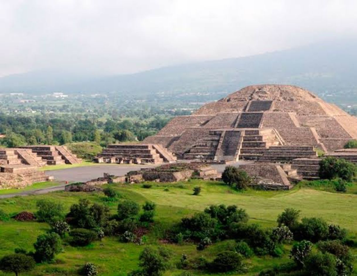 Place Piramides De Teotihuacan