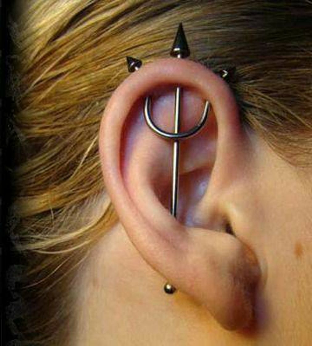 Fashion Piercing transversal.