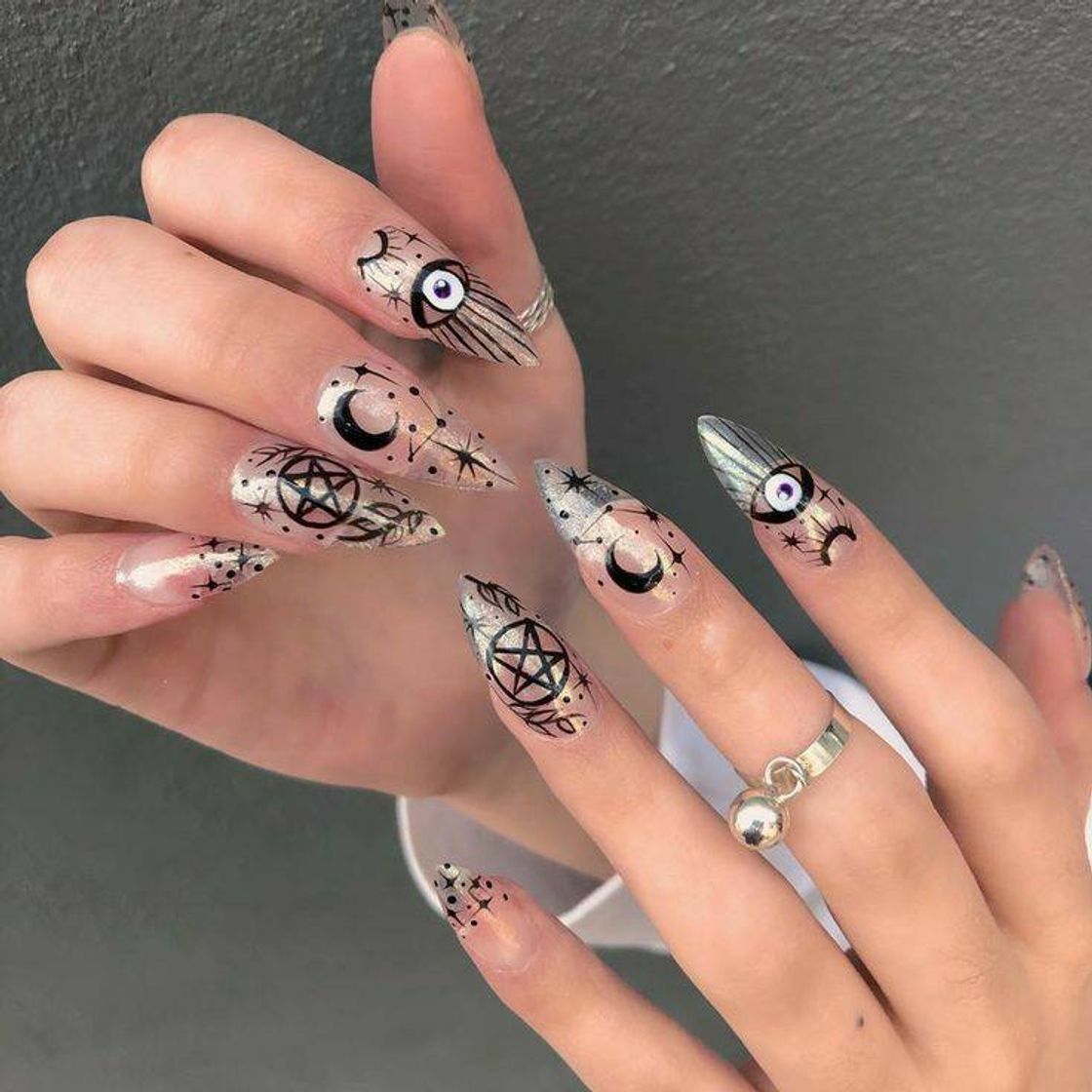 Fashion Amazing Halloween Nails idea