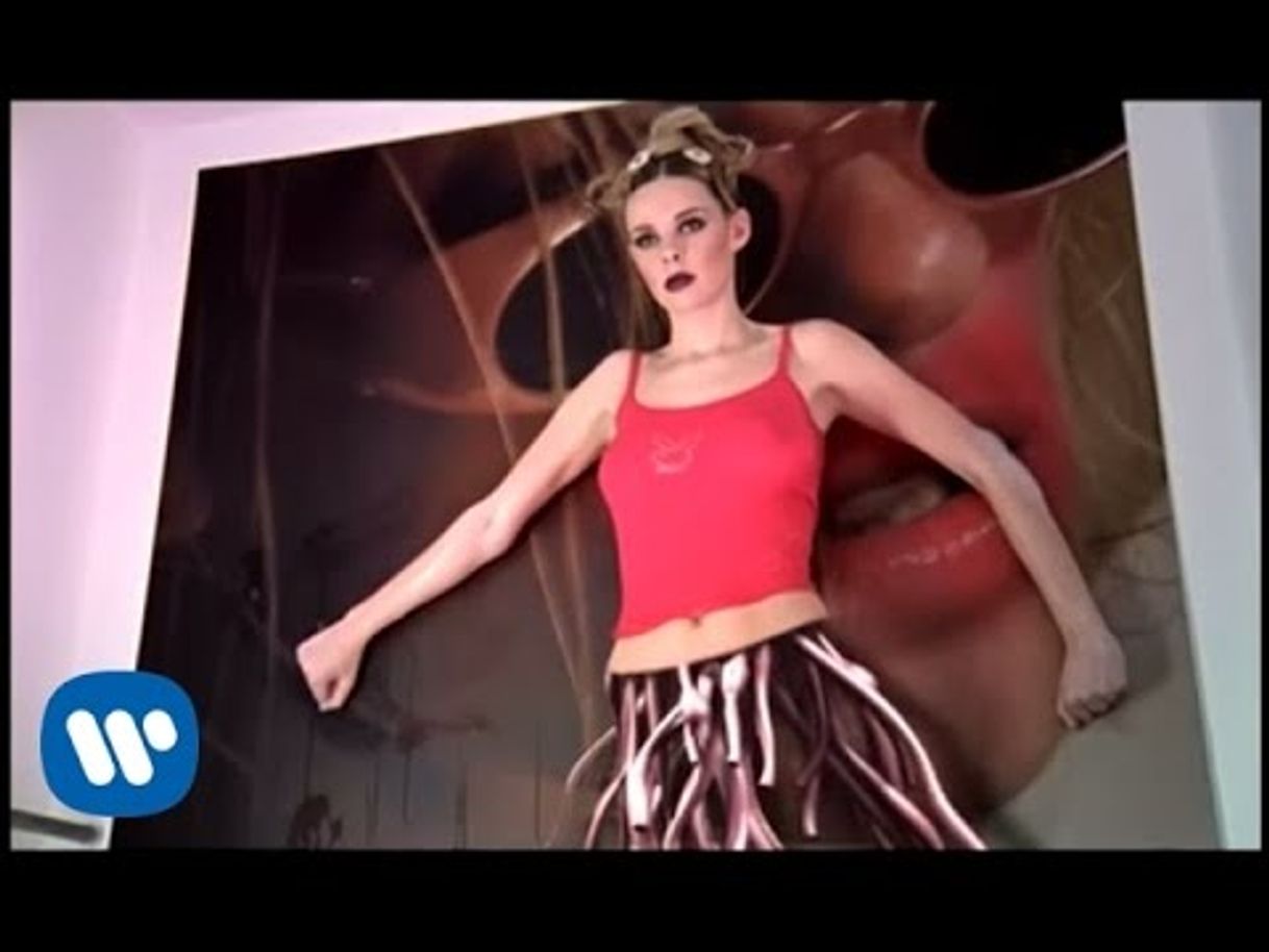 Social Plug In Baby - Muse (Official Video YouTube).