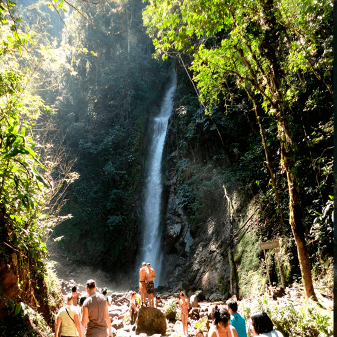 Lugar Catarata El Tirol