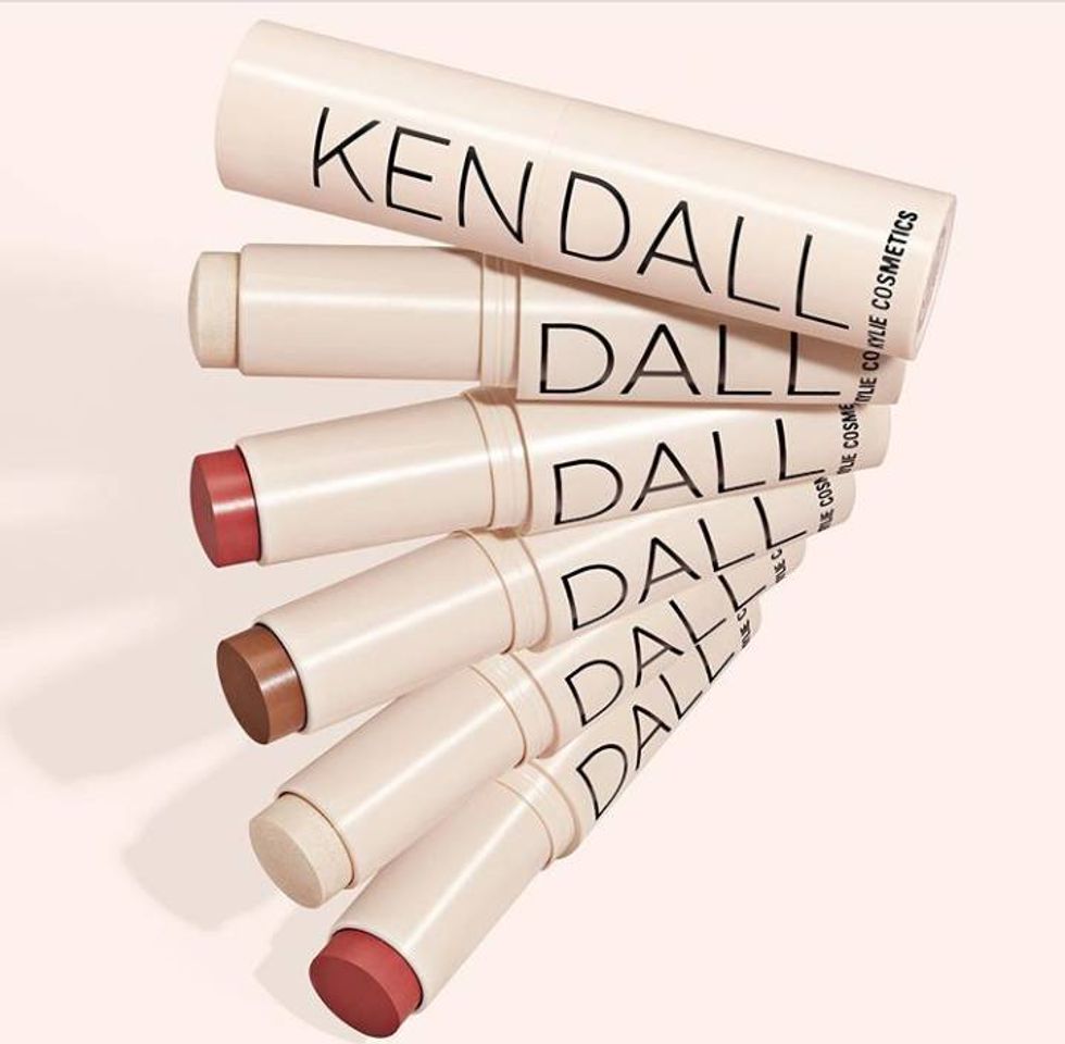 Social Kendall KYLIE JENNER