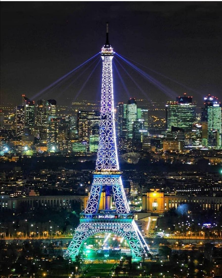 Place Torre Eiffel