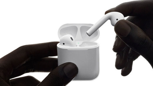 Apple mejora los AirPods, los auriculares inalámbricos más ...