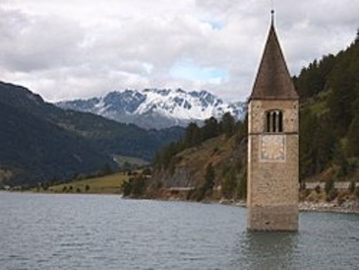 Lago de Resia