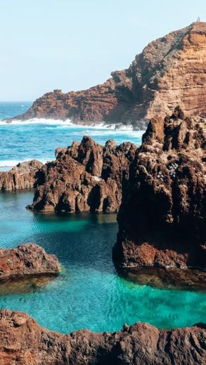 Piscinas Naturais de Porto Monìz