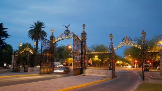 Parque "Gral. San Martín" - Fuente de los Continentes