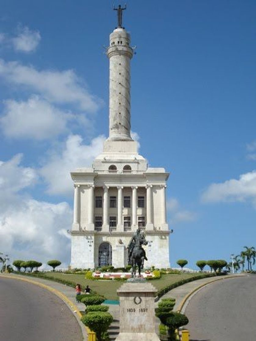 Place Calle Monumento