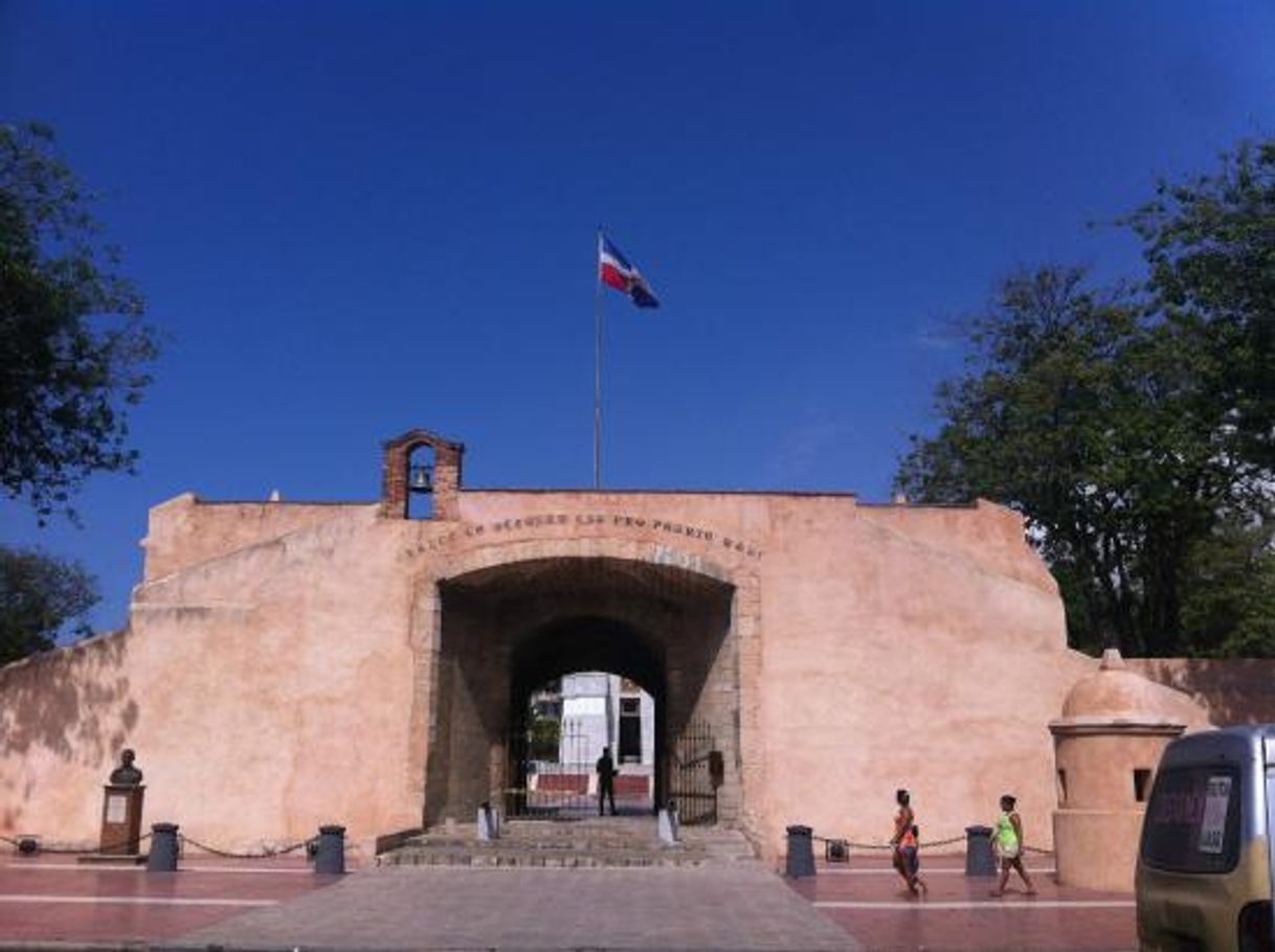 Place Puerta del Conde