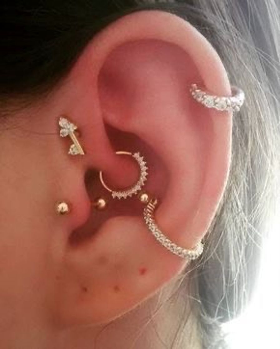 Moda piercing •orelha 