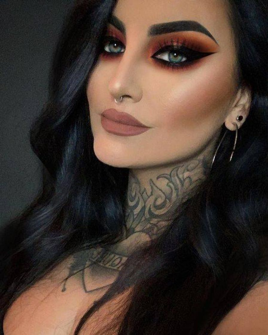 Fashion Hermoso maquillaje para resaltar nuestra belleza 🖤🤩