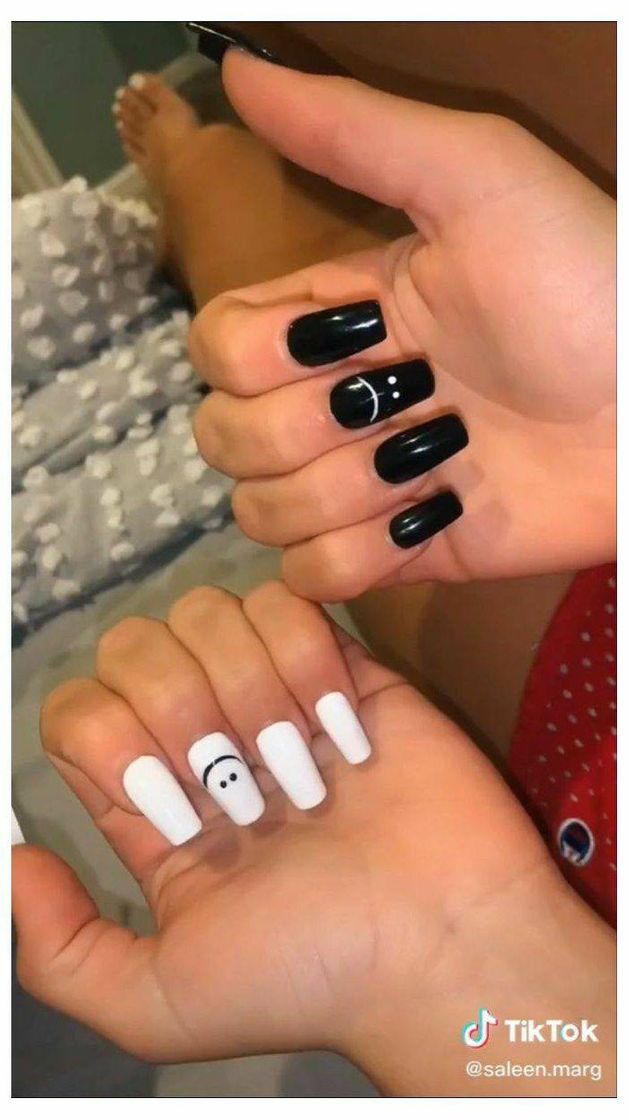 Moda unhas black and white ⛓