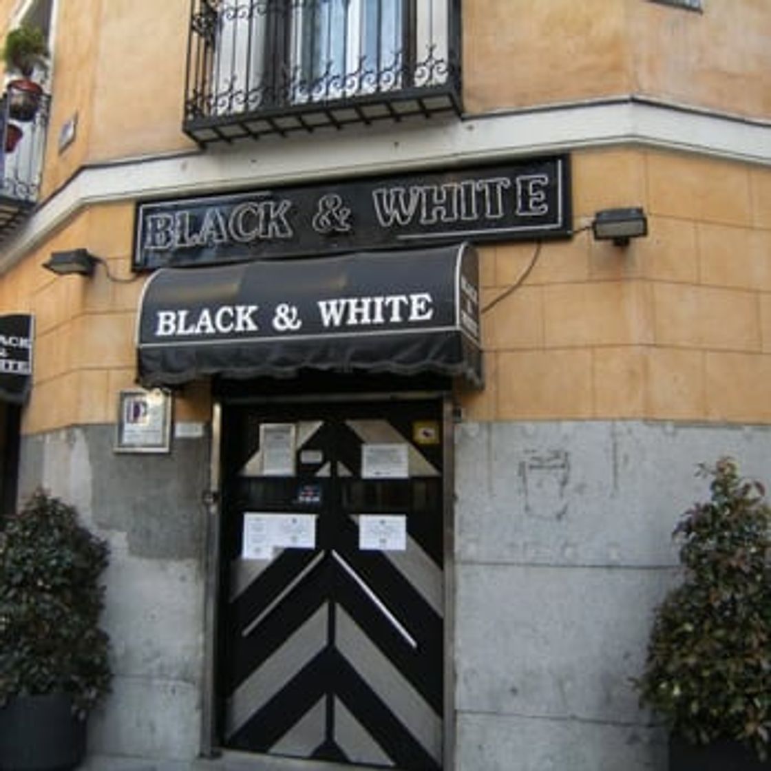 Restaurantes Black & White