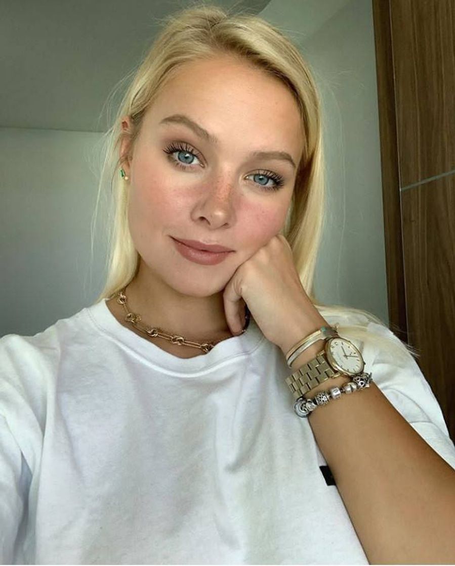Social Josephine Wit