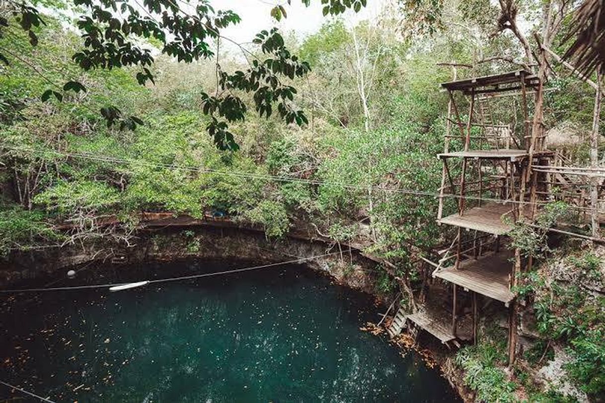 Lugar Cenote Blanca Flor