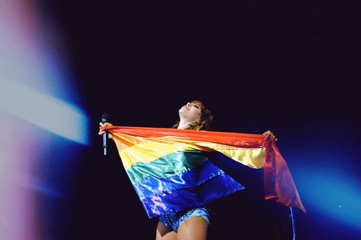 DANNA PAOLA🏳️‍🌈TQ Y YA (2020) 