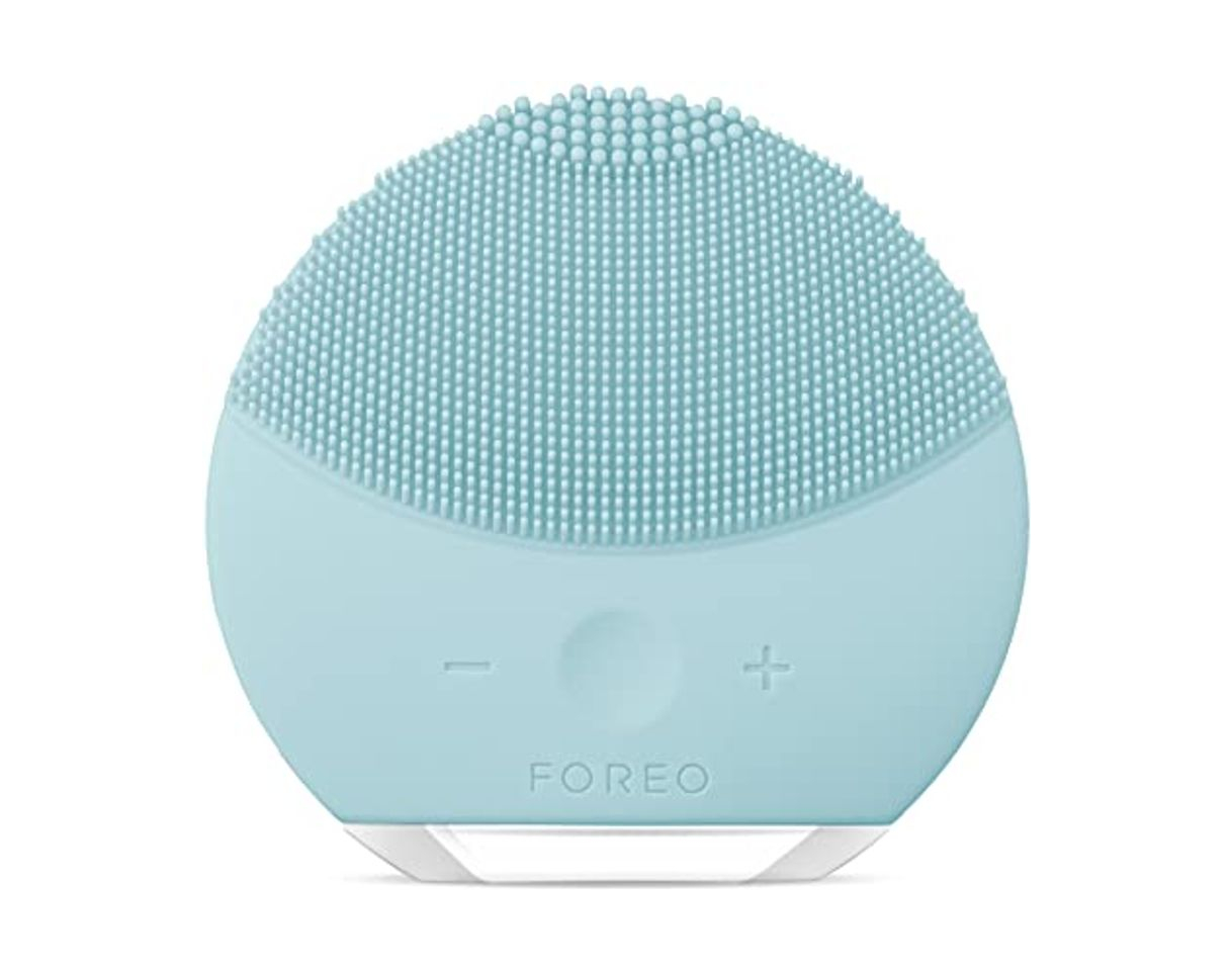 Product LUNA mini 2 de FOREO es el limpiador facial con modo anti-edad.