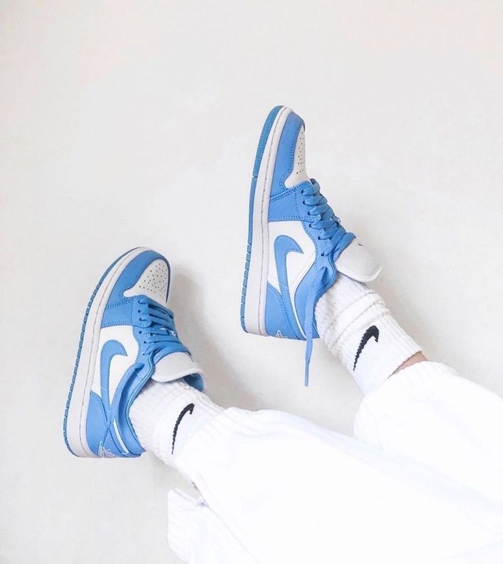 Moda Air Jordan 1 Low UNC blue 