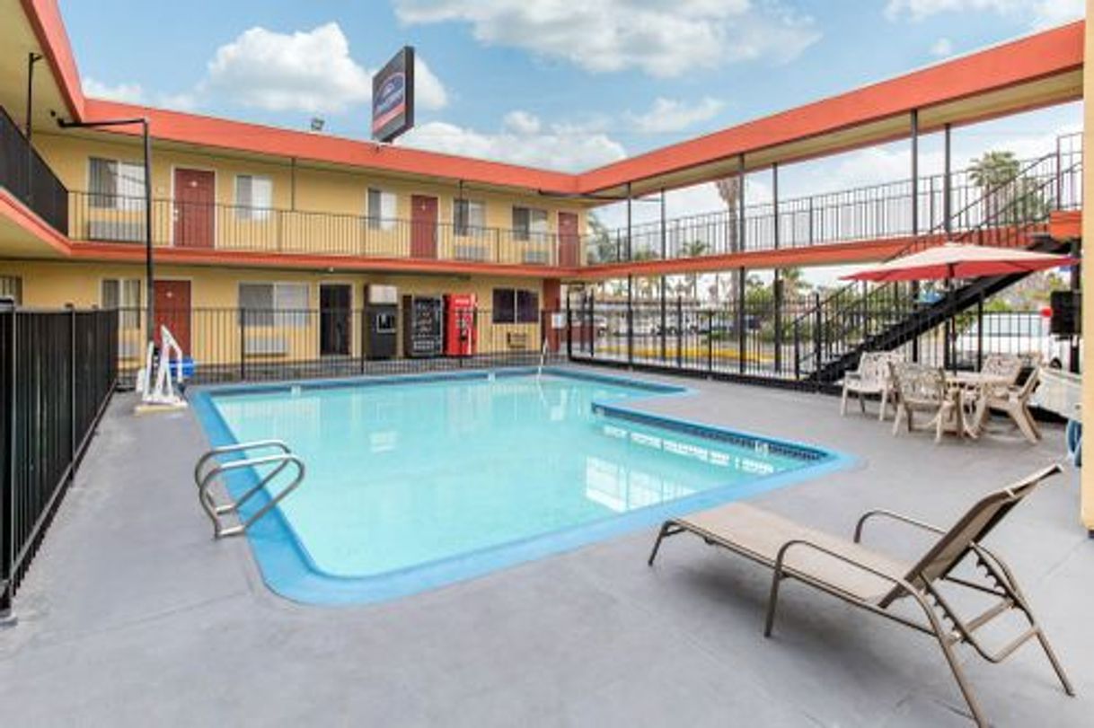 Place Howard Johnson by Wyndham Chula Vista San Diego Suite Hotel