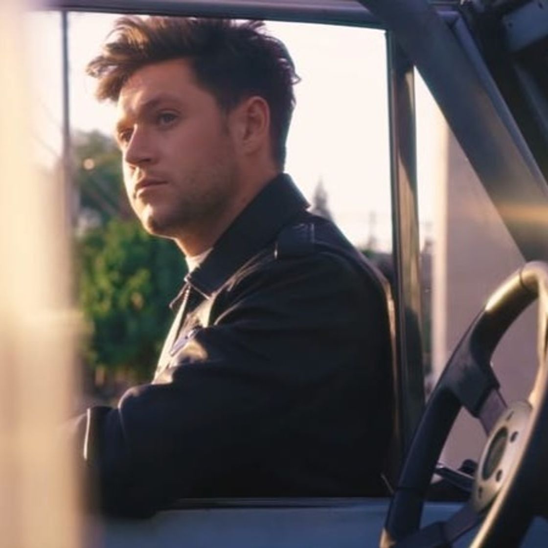 Canción Dear Patience