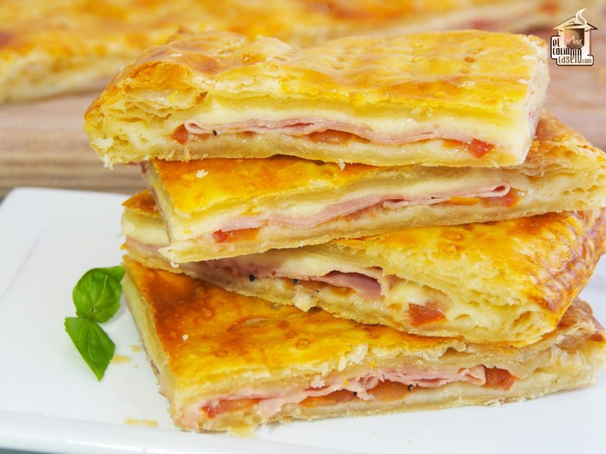 Empanada de jamón y queso