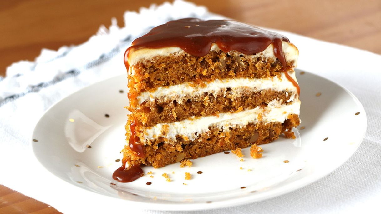 Tarta de zanahoria húmeda y esponjosa 