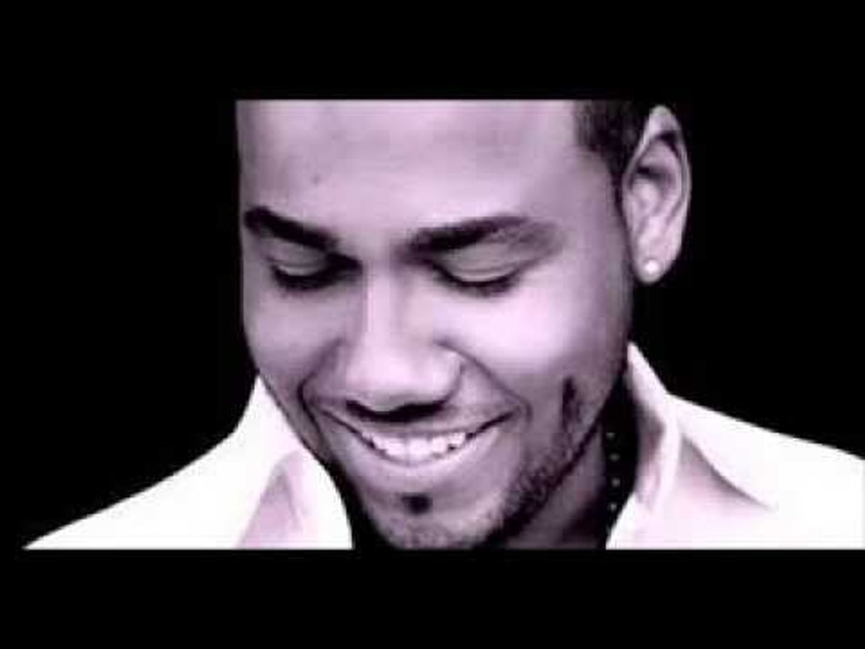 Fashion Romeo Santos - Eres Mía - YouTube