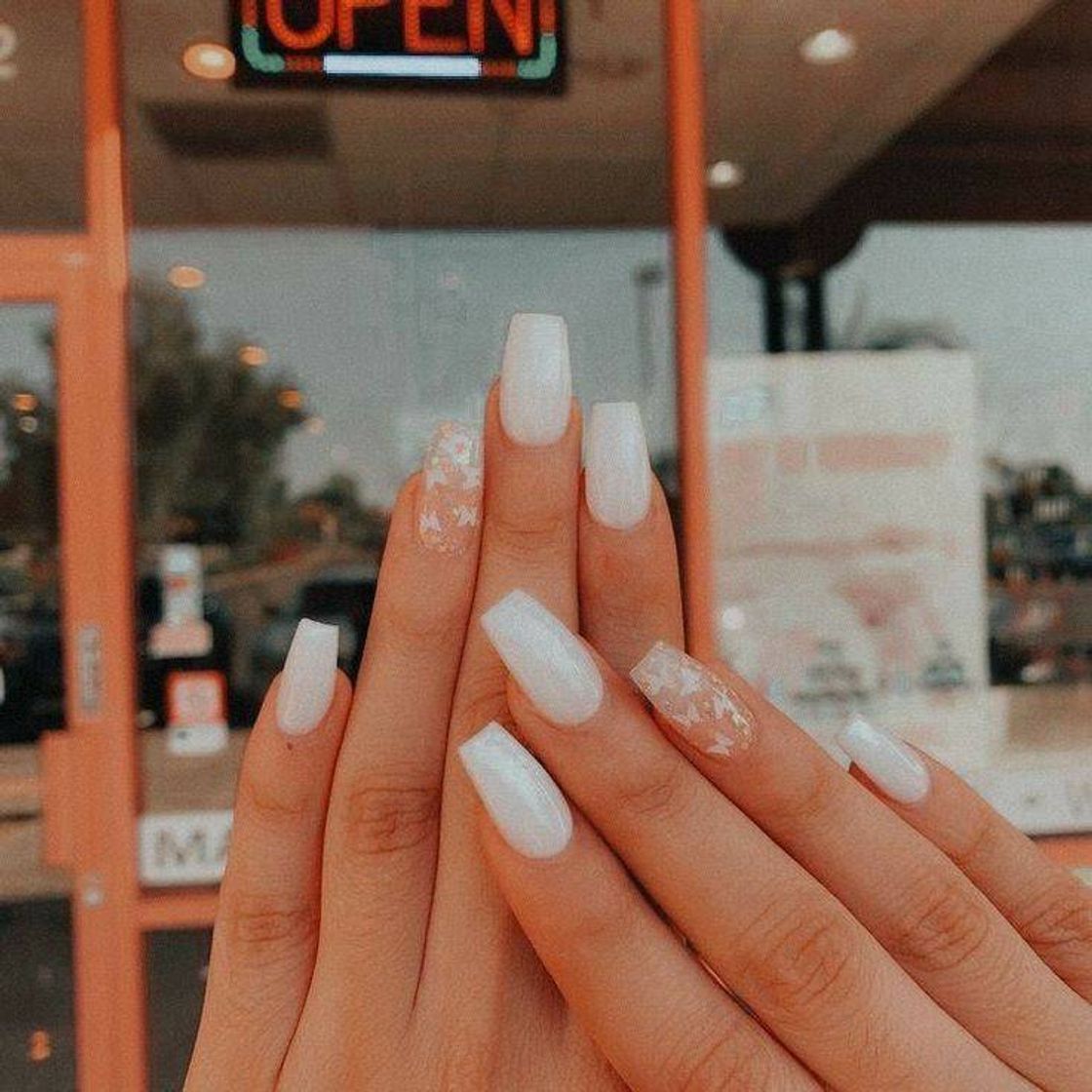 Fashion Unhas vsco borboletas brancas...lindas amoo borboletas🦋🤍