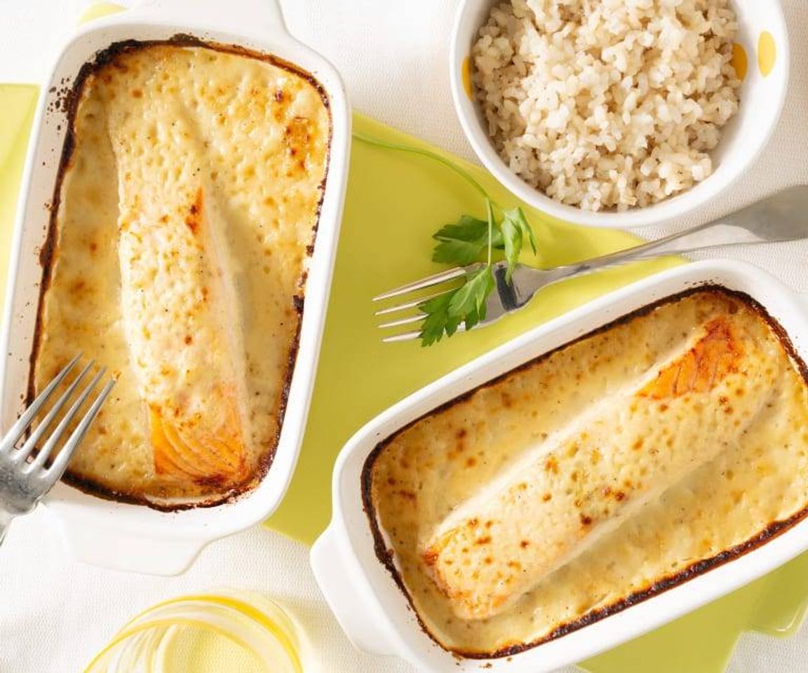 Social Salmón gratinado con crema de manzana