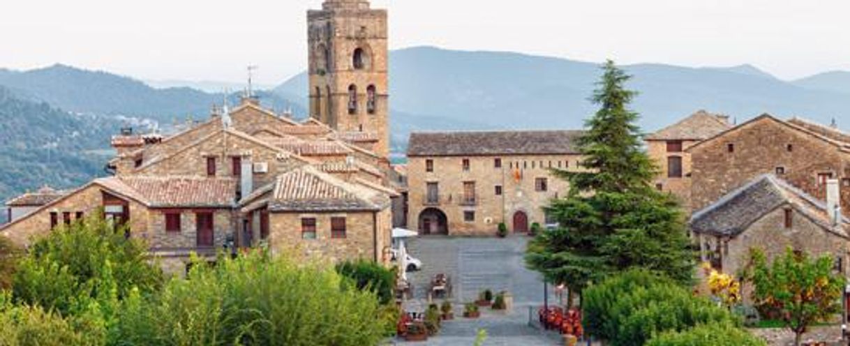 Place AINSA- huesca