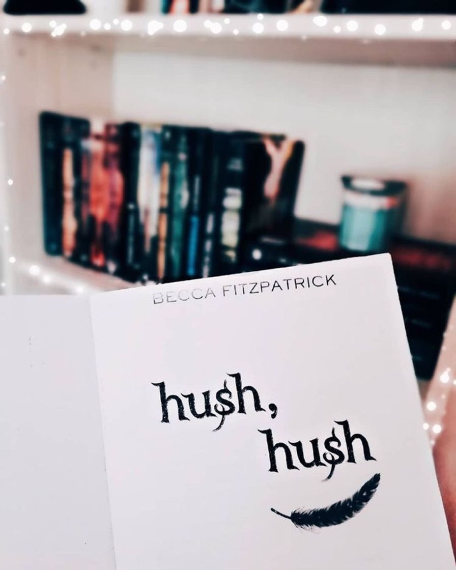 Libro Hush, Hush