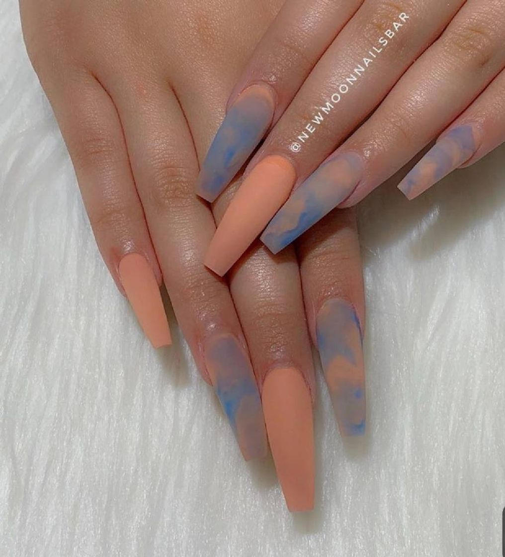Social Retro nails